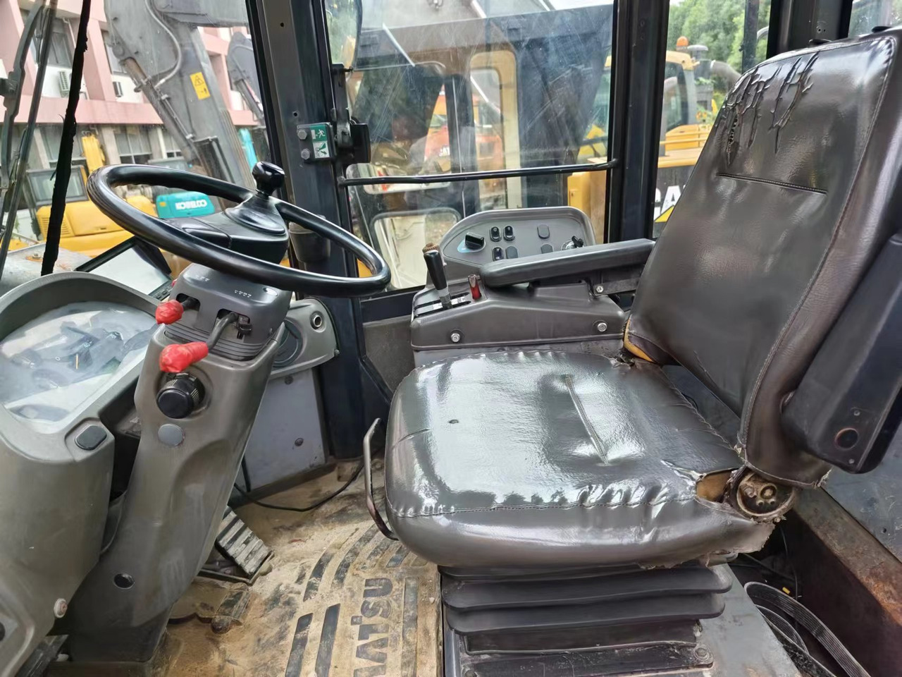 KOMATSU WA380-6 - 휠 로더 : 사진 4 KOMATSU WA380-6 - 휠 로더 : 사진 4
