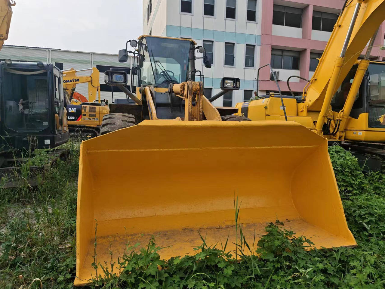 휠 로더 KOMATSU WA380-6 : 사진 7