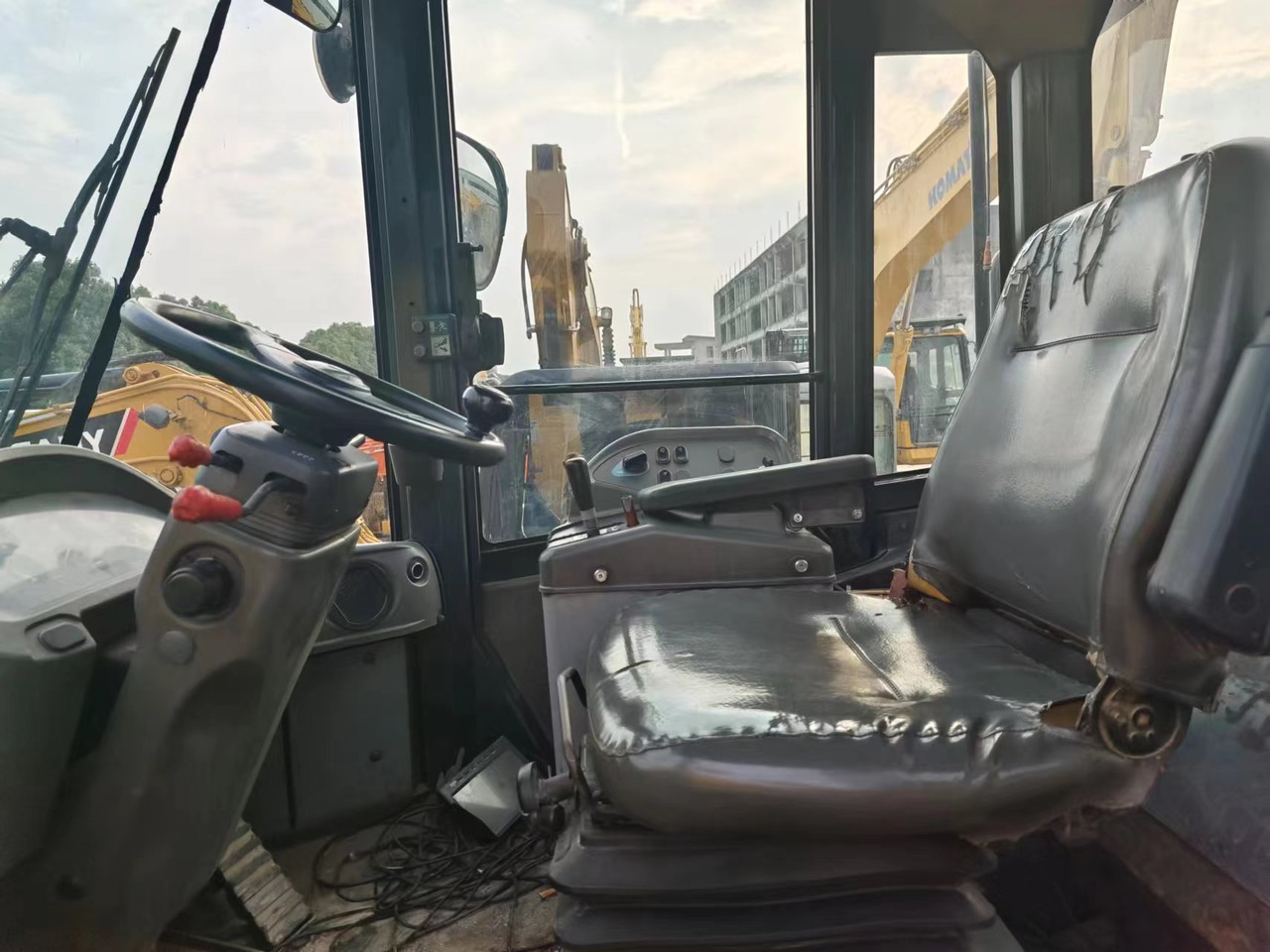 KOMATSU WA380-6 - 휠 로더 : 사진 4 KOMATSU WA380-6 - 휠 로더 : 사진 4