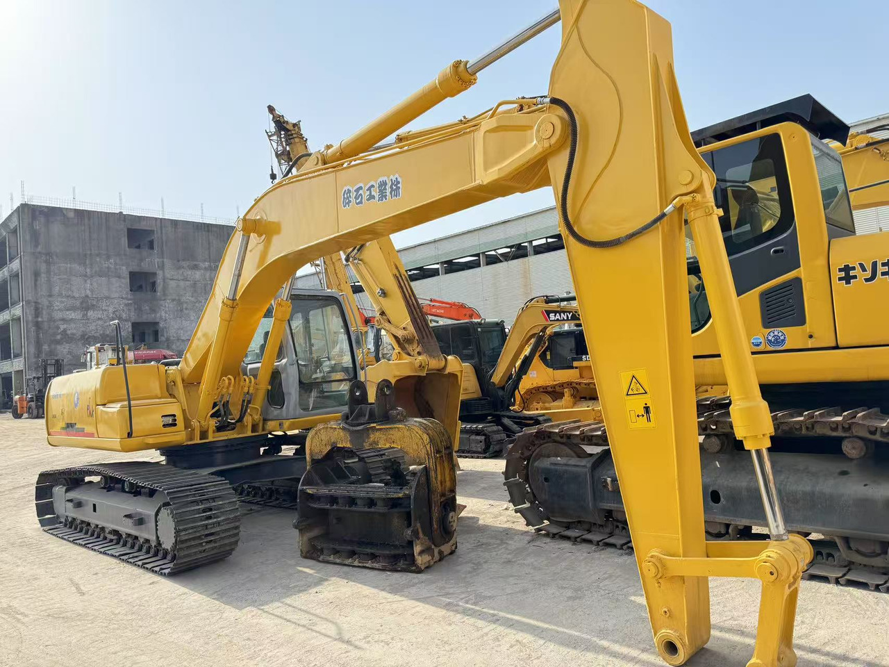 SUMITOMO SH200 - 크롤러 굴삭기 : 사진 1 SUMITOMO SH200 - 크롤러 굴삭기 : 사진 1