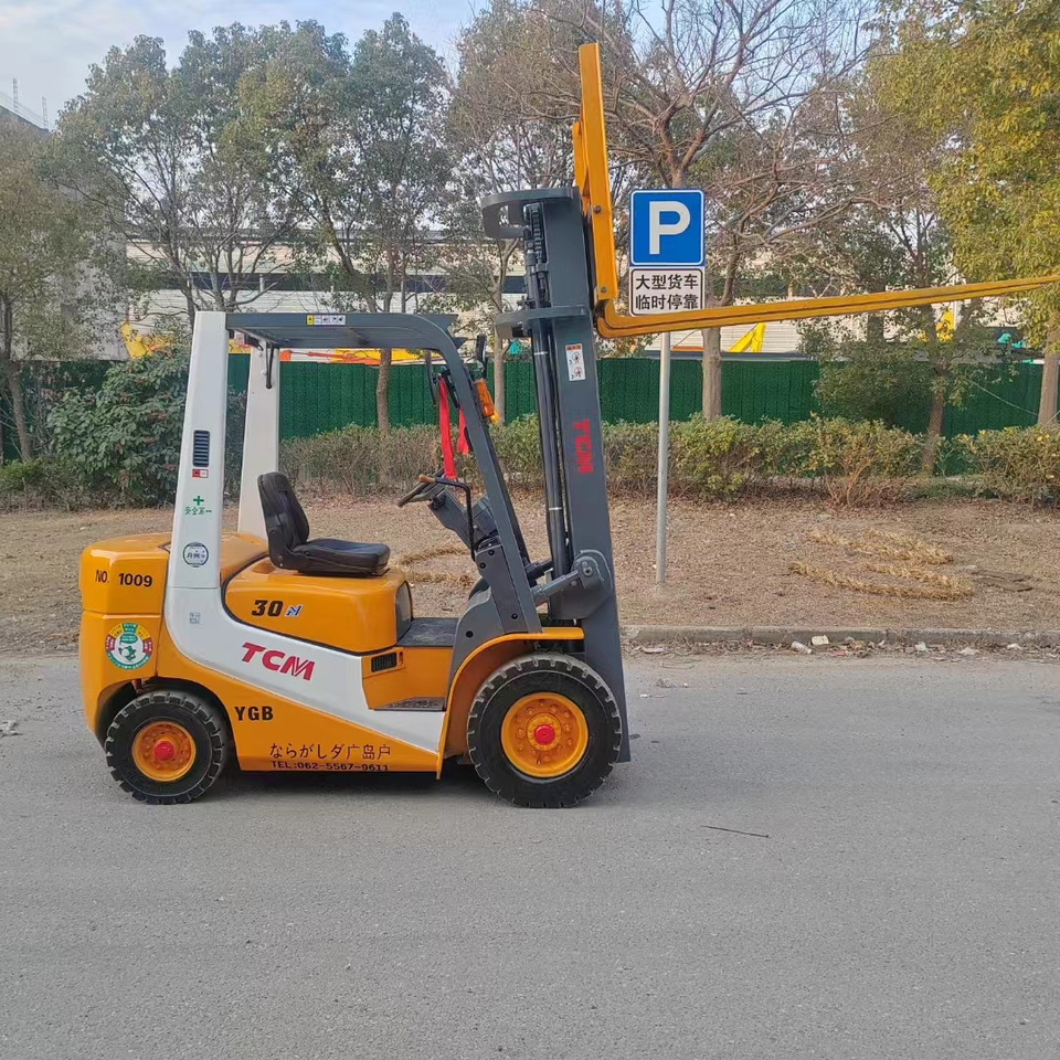 TCM FD30 diesel ISUZU engine forklift from Japan - 디젤 지게차 : 사진 1 TCM FD30 diesel ISUZU engine forklift from Japan - 디젤 지게차 : 사진 1