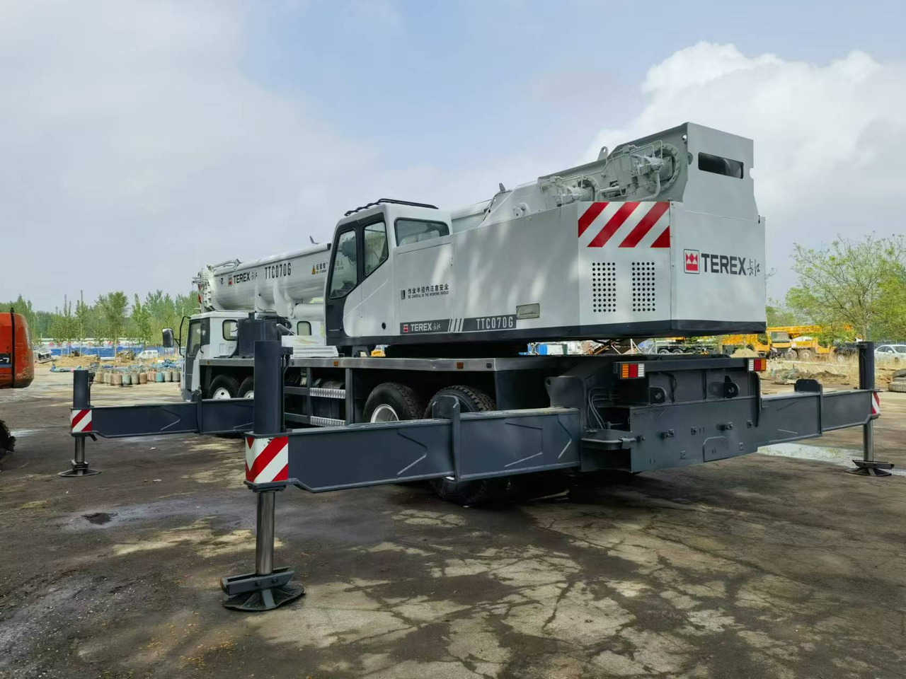 TEREX CHANGJIANG 70Ton - 모바일 크레인 : 사진 2 TEREX CHANGJIANG 70Ton - 모바일 크레인 : 사진 2