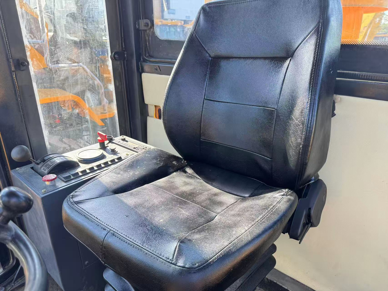 XCMG GR180 - 그레이더 : 사진 3 XCMG GR180 - 그레이더 : 사진 3