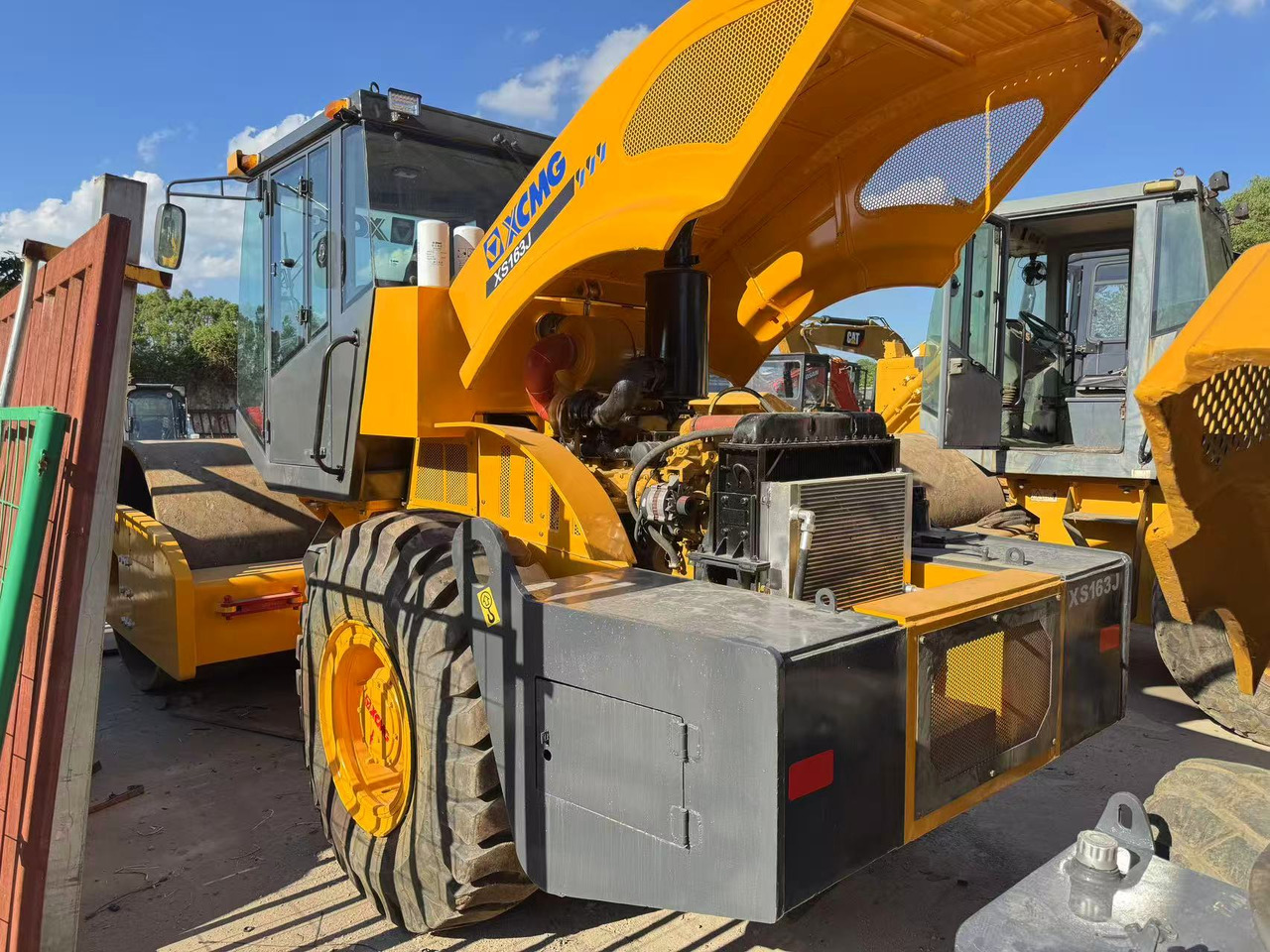 XCMG XS163J - 로드 롤러 : 사진 3 XCMG XS163J - 로드 롤러 : 사진 3