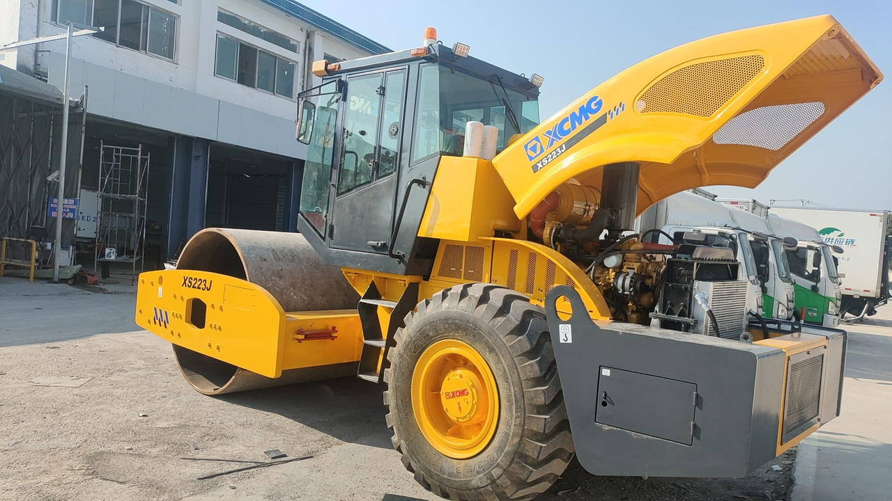 XCMG XS223J - 로드 롤러 : 사진 4 XCMG XS223J - 로드 롤러 : 사진 4