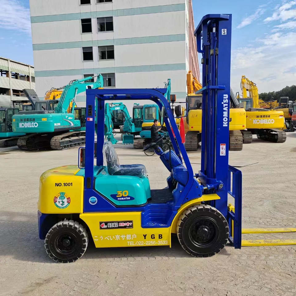 Komastu FD30 forklift 3tons - 디젤 지게차 : 사진 3 Komastu FD30 forklift 3tons - 디젤 지게차 : 사진 3