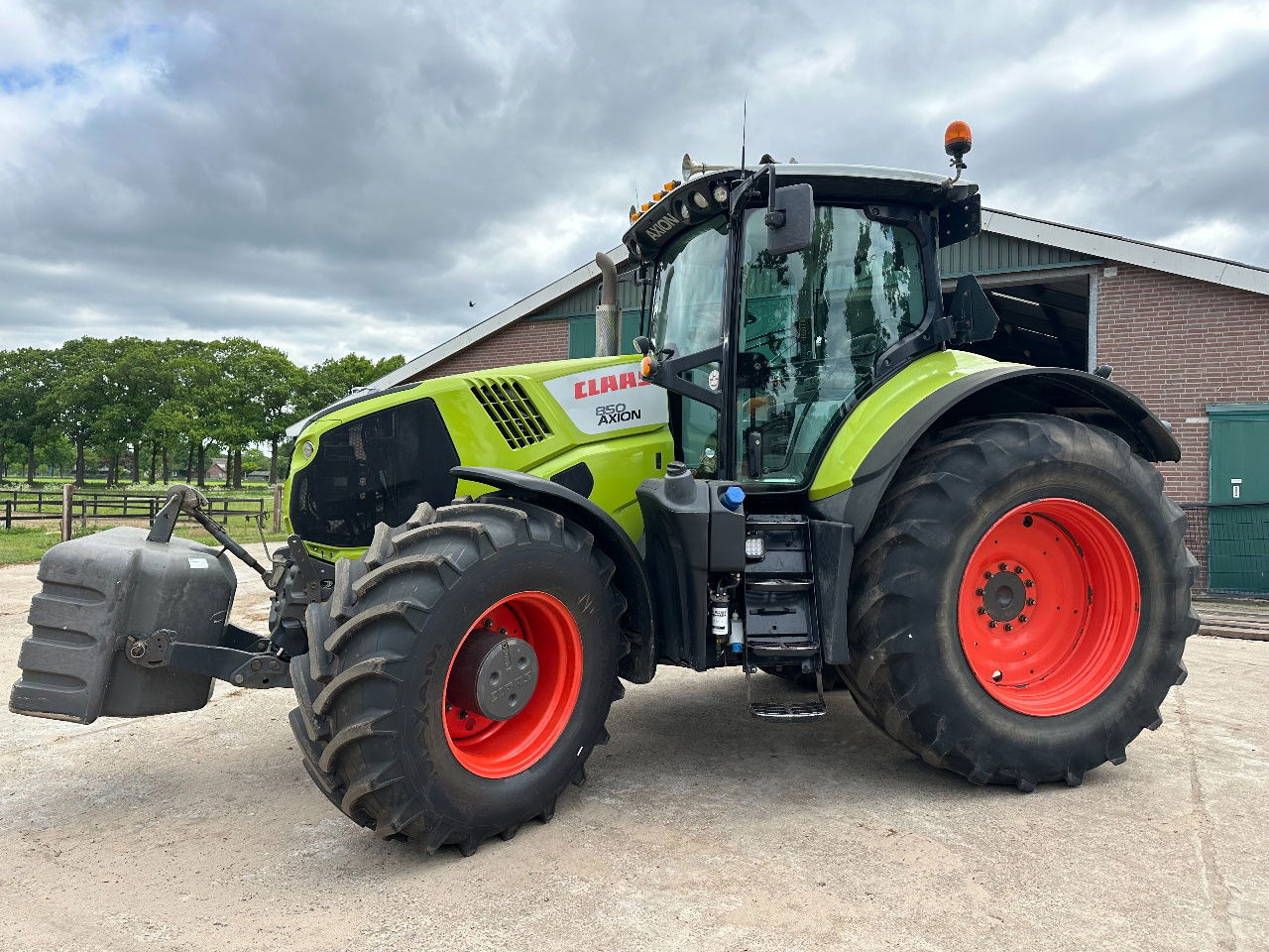 Claas Axion 850 Cmatic - 장궤형 트랙터 : 사진 1 Claas Axion 850 Cmatic - 장궤형 트랙터 : 사진 1