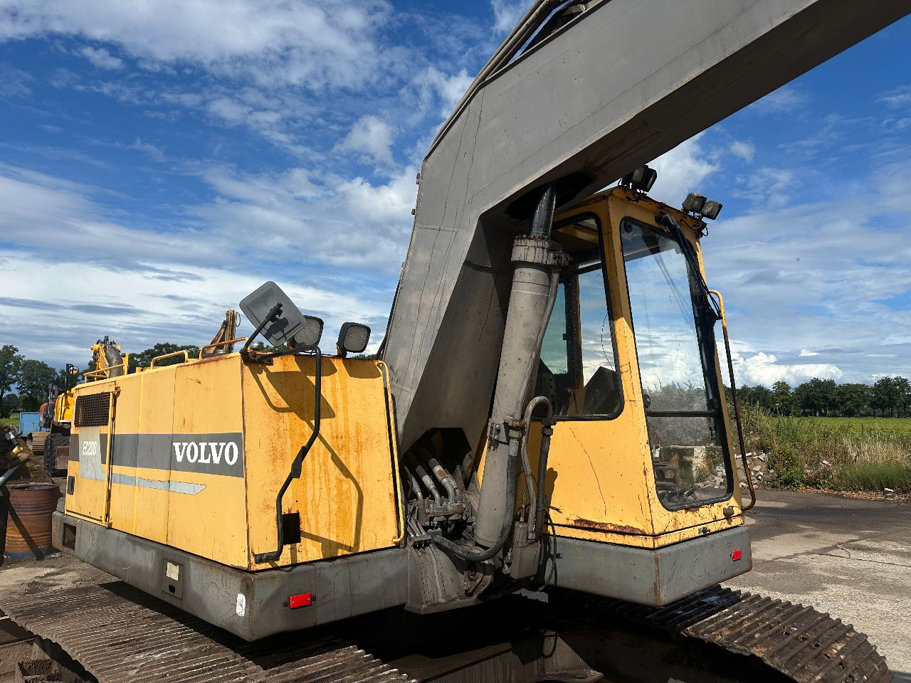 Volvo EC200 - 크롤러 굴삭기 : 사진 5 Volvo EC200 - 크롤러 굴삭기 : 사진 5