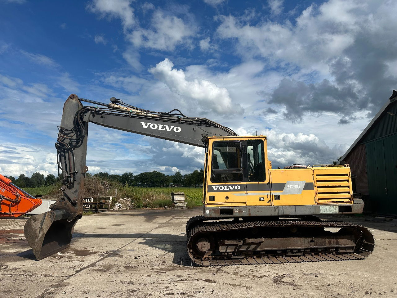 Volvo EC200 - 크롤러 굴삭기 : 사진 1 Volvo EC200 - 크롤러 굴삭기 : 사진 1