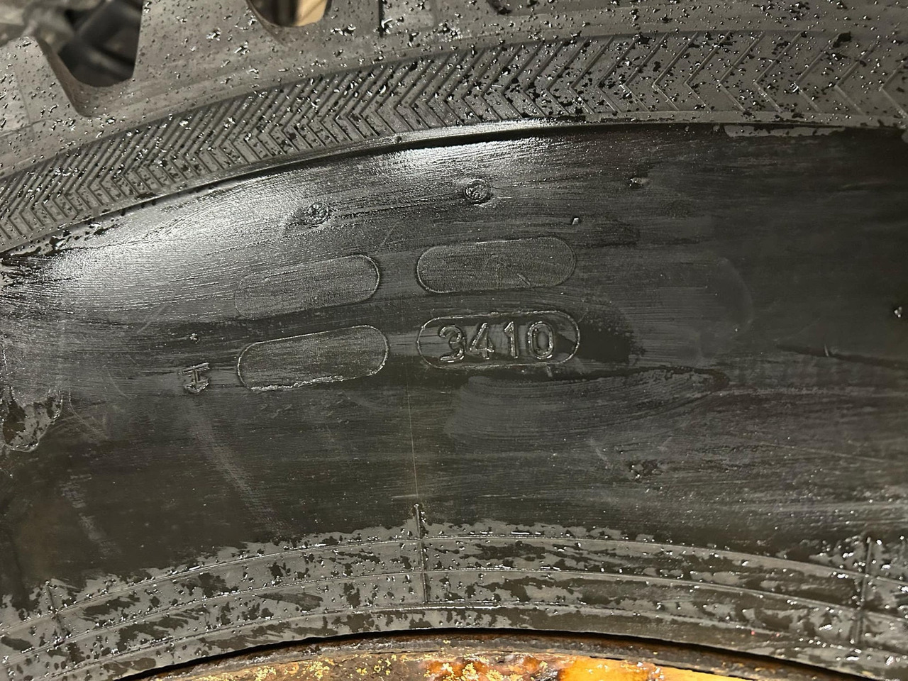 Andre TRI 2 Vinterdekk - 휠 및 타이어 패키지 농업용 기계 용 : 사진 4 Andre TRI 2 Vinterdekk - 휠 및 타이어 패키지 농업용 기계 용 : 사진 4