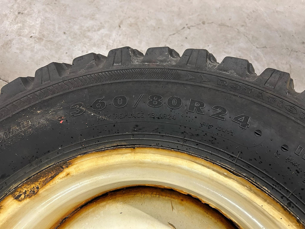 Andre TRI 2 Vinterdekk - 휠 및 타이어 패키지 농업용 기계 용 : 사진 5 Andre TRI 2 Vinterdekk - 휠 및 타이어 패키지 농업용 기계 용 : 사진 5