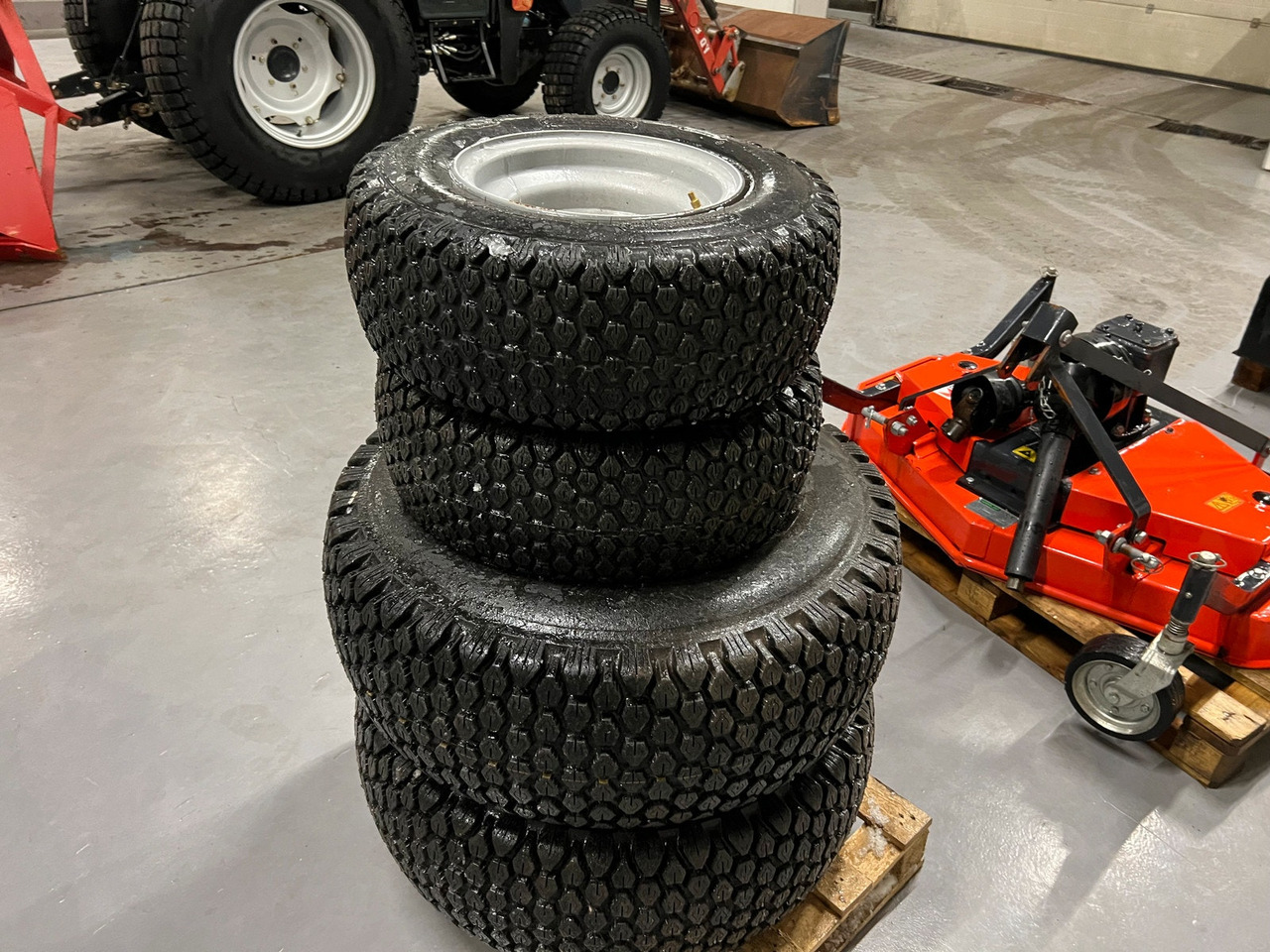 Dekk passer Massey Ferguson 1525 - 휠 및 타이어 패키지 농업용 기계 용 : 사진 2 Dekk passer Massey Ferguson 1525 - 휠 및 타이어 패키지 농업용 기계 용 : 사진 2