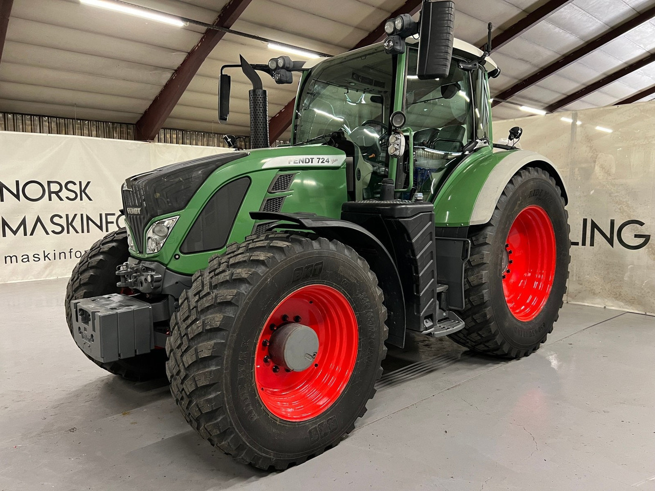 Fendt 724 Vario #TAR INNBYTTE# KAN LEVERES MED ANDRE DEKK# - 장궤형 트랙터 : 사진 2 Fendt 724 Vario #TAR INNBYTTE# KAN LEVERES MED ANDRE DEKK# - 장궤형 트랙터 : 사진 2
