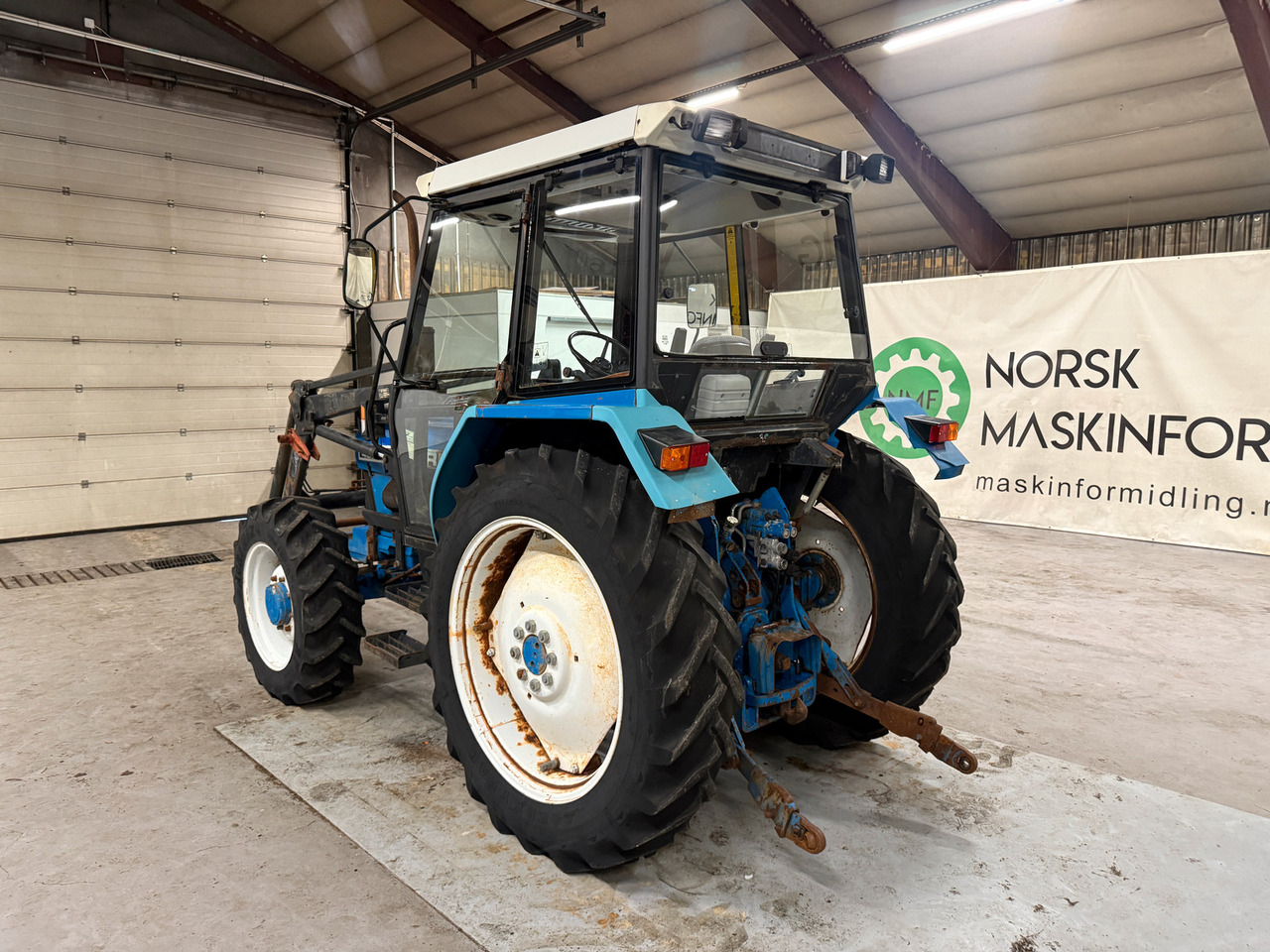 Ford 4630 - 장궤형 트랙터 : 사진 3 Ford 4630 - 장궤형 트랙터 : 사진 3