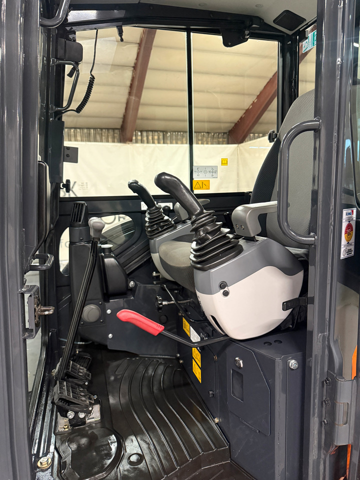 미니 굴삭기 Hitachi ZX26U-6 : 사진 14