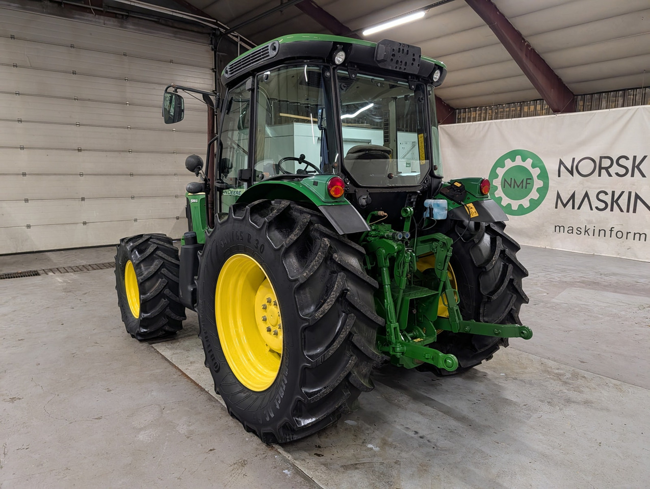John Deere 5090G - 장궤형 트랙터 : 사진 3 John Deere 5090G - 장궤형 트랙터 : 사진 3