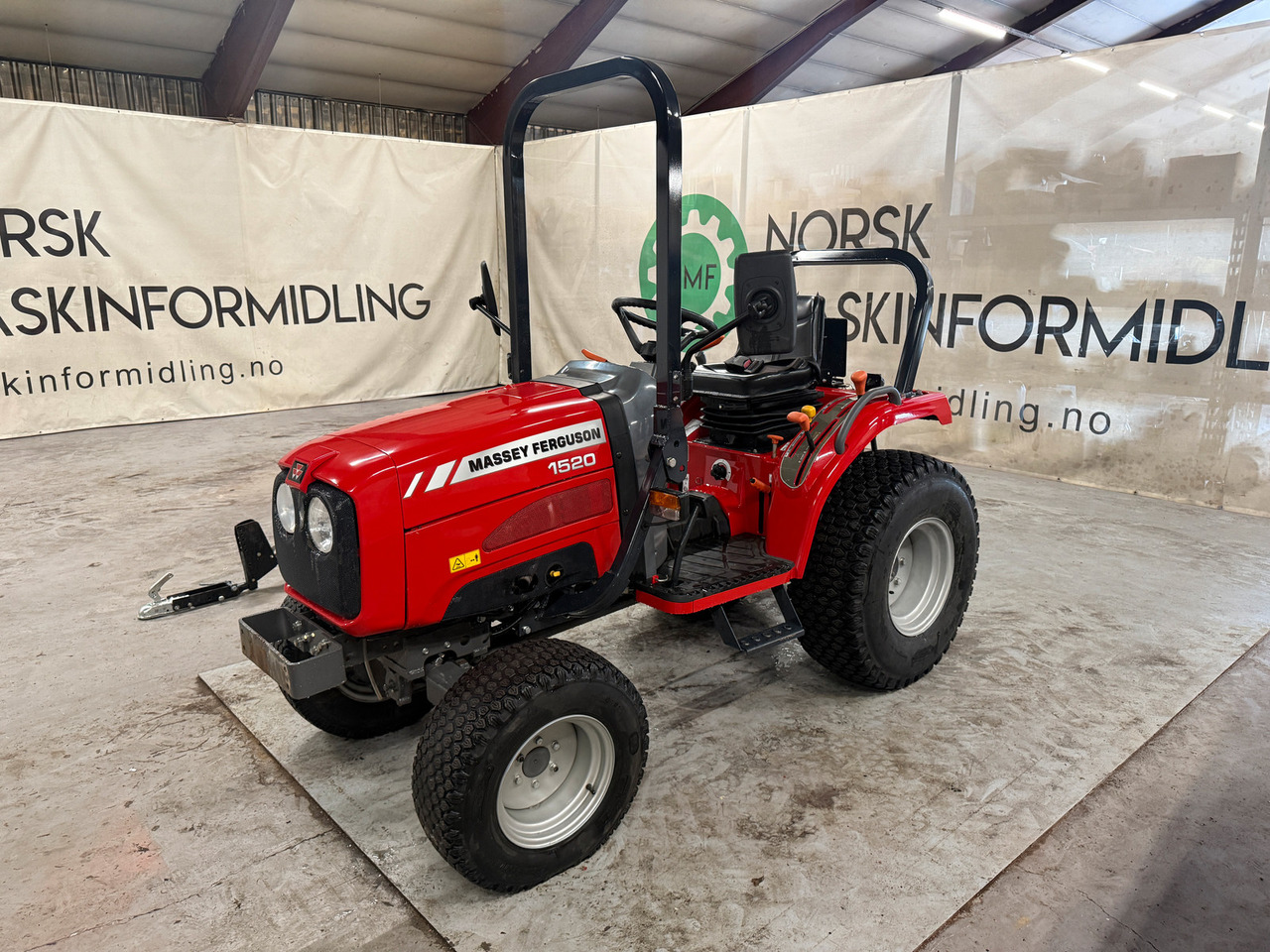 Massey Ferguson 1520 #MVA FRI# - 장궤형 트랙터 : 사진 1 Massey Ferguson 1520 #MVA FRI# - 장궤형 트랙터 : 사진 1