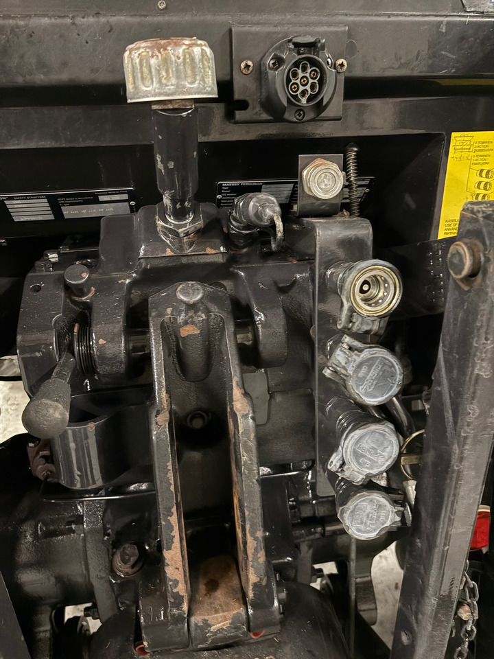 Massey Ferguson 4455 - 장궤형 트랙터 : 사진 5 Massey Ferguson 4455 - 장궤형 트랙터 : 사진 5