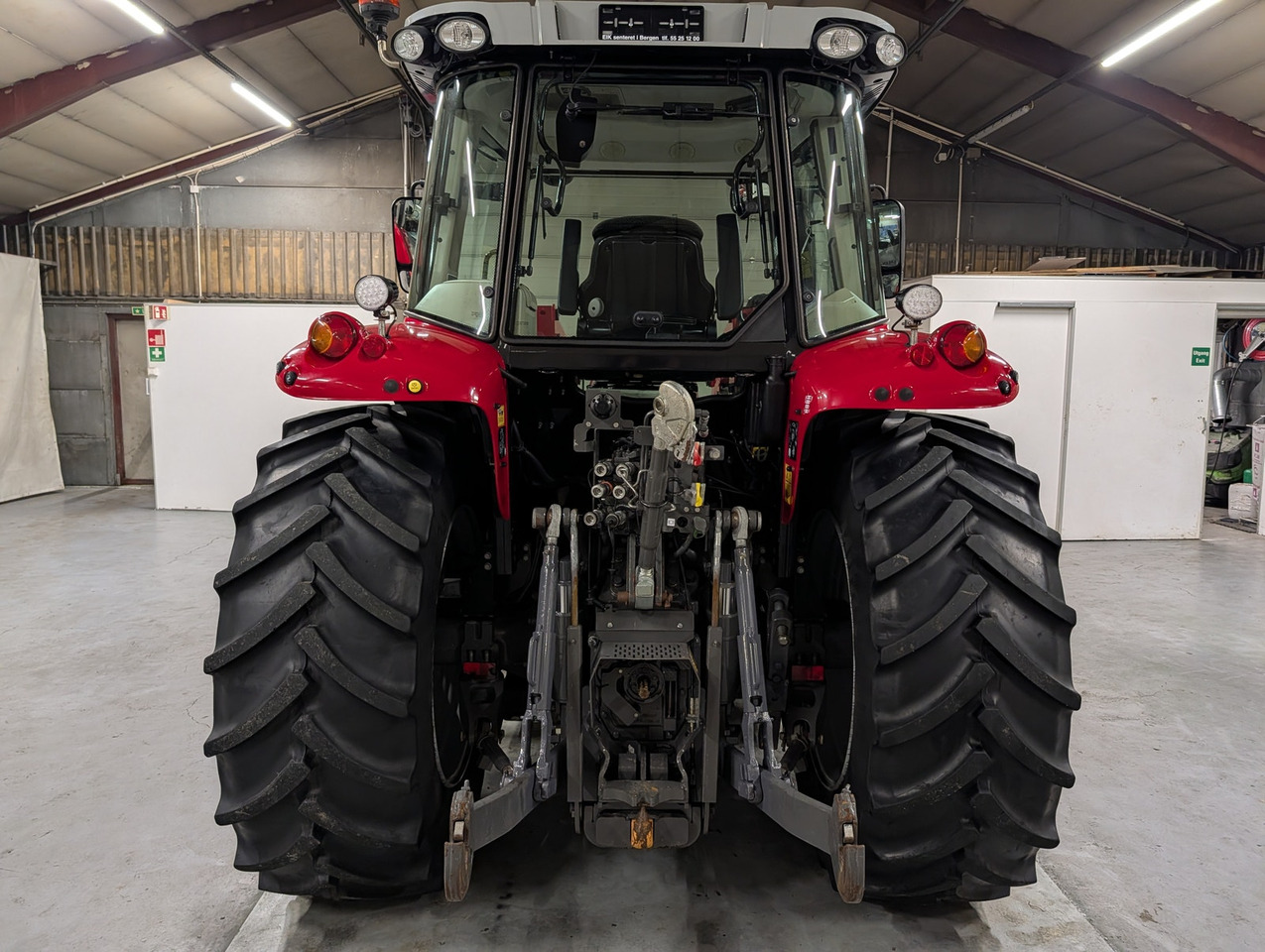 Massey Ferguson 5712S - 장궤형 트랙터 : 사진 4 Massey Ferguson 5712S - 장궤형 트랙터 : 사진 4