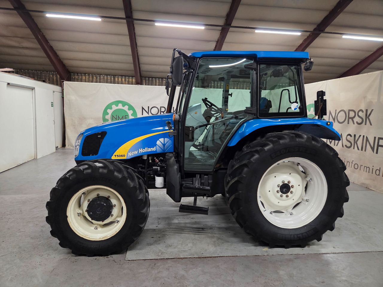 New Holland T5060 #Fin 1 eiers traktor - 장궤형 트랙터 : 사진 2 New Holland T5060 #Fin 1 eiers traktor - 장궤형 트랙터 : 사진 2