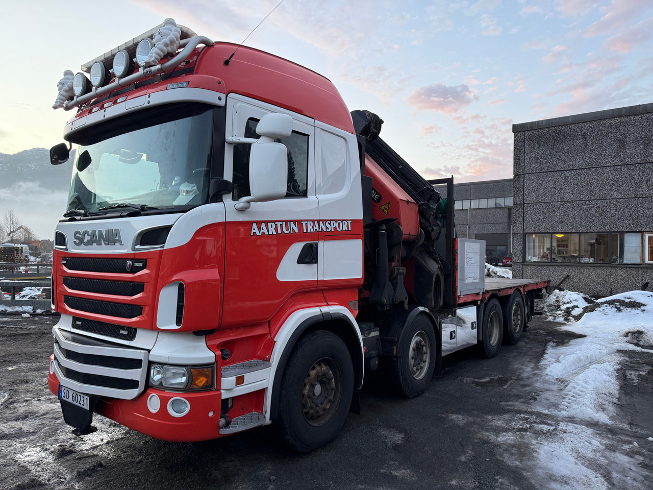 Scania R560 - 크레인 트럭, 드롭사이드/ 플랫베드 트럭 : 사진 1 Scania R560 - 크레인 트럭, 드롭사이드/ 플랫베드 트럭 : 사진 1