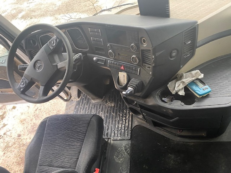 MERCEDES BENZ Actros 18.51 - 트랙터 유닛 : 사진 4 MERCEDES BENZ Actros 18.51 - 트랙터 유닛 : 사진 4