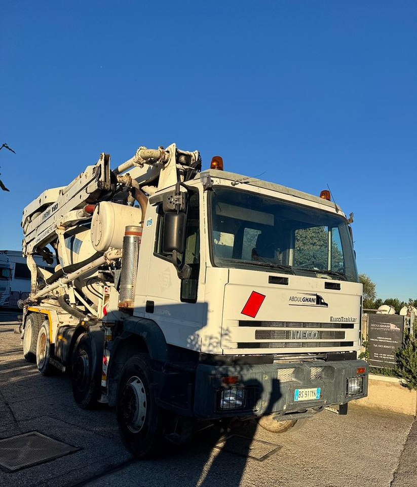 Betonpompa CIFA Iveco Trakker 410E44 - 콘크리트 펌프 트럭 : 사진 5 Betonpompa CIFA Iveco Trakker 410E44 - 콘크리트 펌프 트럭 : 사진 5