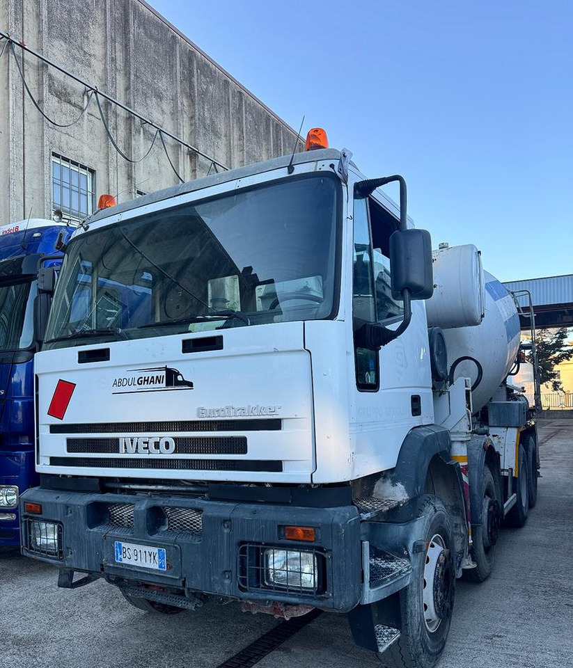 Betonpompa CIFA Iveco Trakker 410E44 - 콘크리트 믹서 펌프 트럭 : 사진 2 Betonpompa CIFA Iveco Trakker 410E44 - 콘크리트 믹서 펌프 트럭 : 사진 2