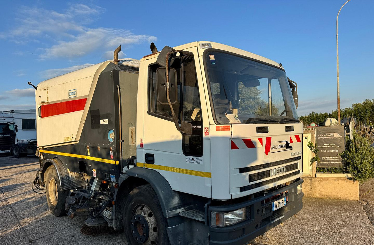 Iveco EuroCargo 150E18 spazzatrice - 거리 청소 차량 : 사진 2 Iveco EuroCargo 150E18 spazzatrice - 거리 청소 차량 : 사진 2