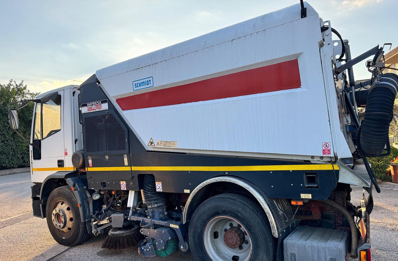 Iveco EuroCargo 150E18 spazzatrice - 거리 청소 차량 : 사진 3 Iveco EuroCargo 150E18 spazzatrice - 거리 청소 차량 : 사진 3
