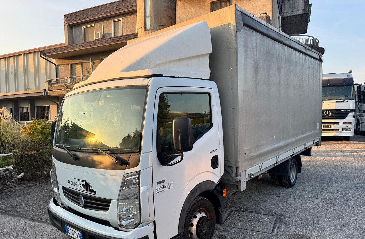 Renault Trucks Maxity 135.35 dxi - 커튼사이더 트럭 : 사진 2 Renault Trucks Maxity 135.35 dxi - 커튼사이더 트럭 : 사진 2