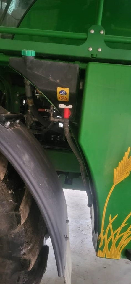 John Deere R4040i - 자주 동력 스프레이 : 사진 5 John Deere R4040i - 자주 동력 스프레이 : 사진 5