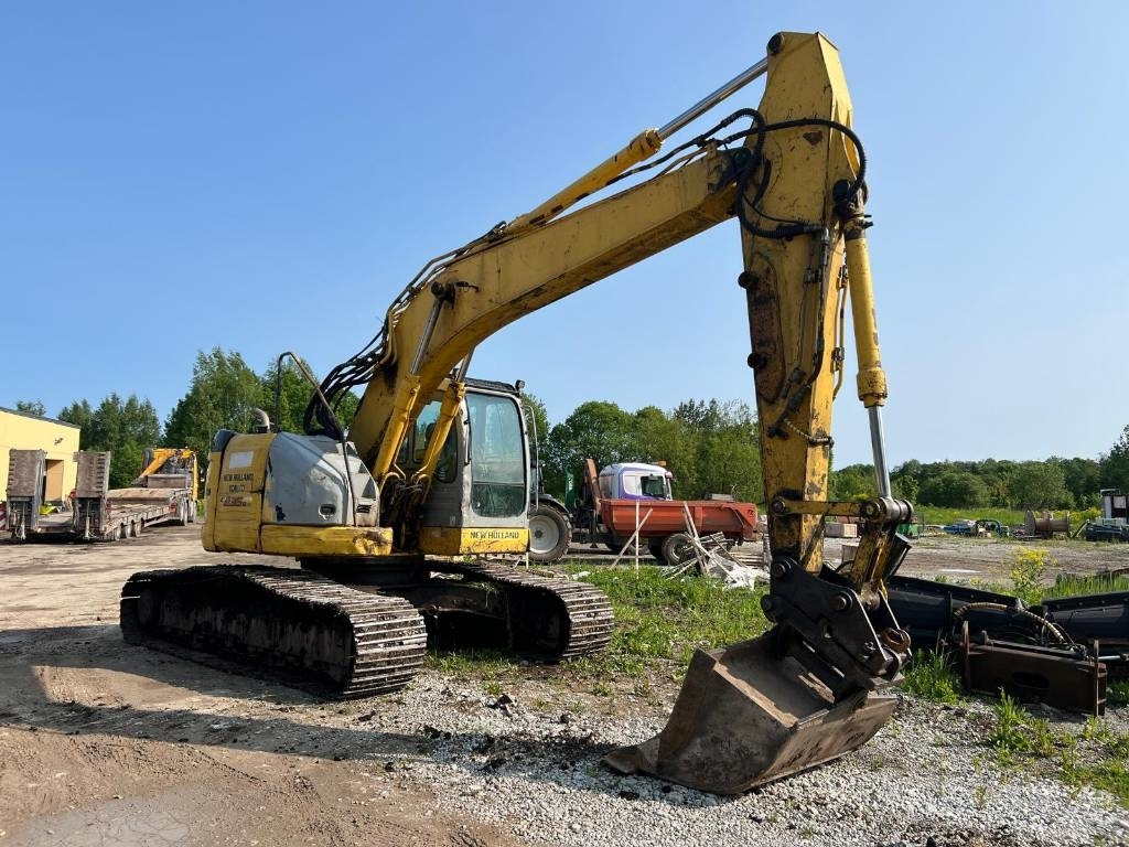 NEW HOLLAND KOBELCO E235BSRLC-2 - 크롤러 굴삭기 : 사진 2 NEW HOLLAND KOBELCO E235BSRLC-2 - 크롤러 굴삭기 : 사진 2