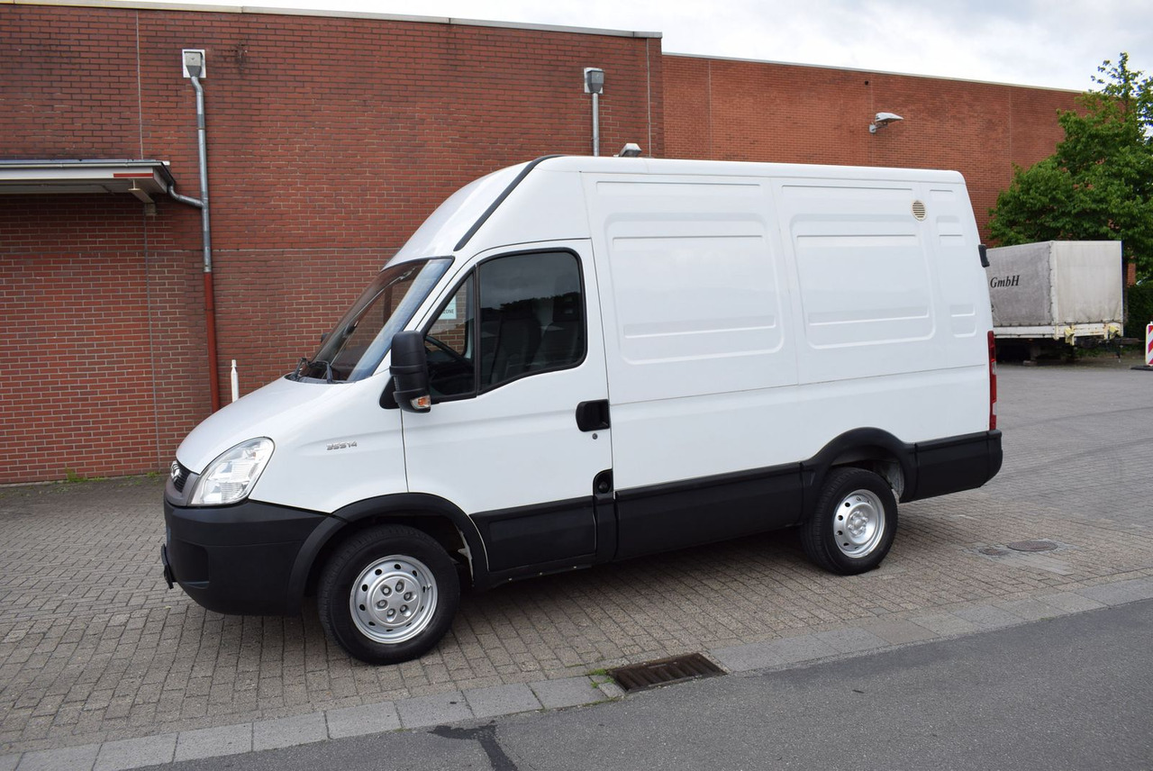 Iveco Daily 35 S 14L2H2 AHK Regale Standheizung - 패널 밴 : 사진 2 Iveco Daily 35 S 14L2H2 AHK Regale Standheizung - 패널 밴 : 사진 2