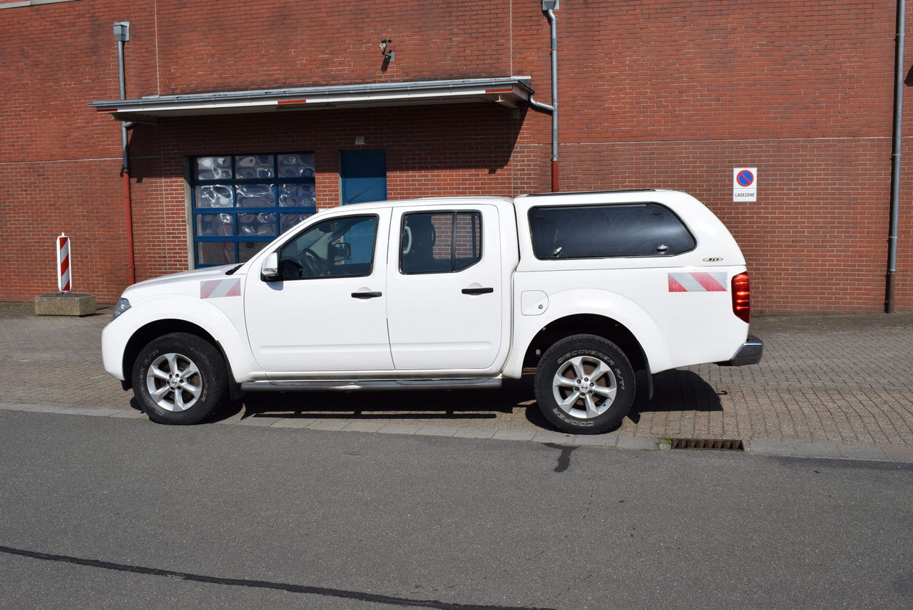 Nissan Navara Double Cab SE 4x4 Automatik Hardtop AHK - SUV : 사진 2 Nissan Navara Double Cab SE 4x4 Automatik Hardtop AHK - SUV : 사진 2