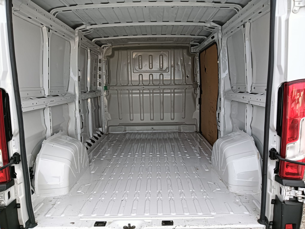 소형 밴 FIAT DUCATO FURGON BLASZAK L2H1 NR 823 : 사진 9 소형 밴 FIAT DUCATO FURGON BLASZAK L2H1 NR 823 : 사진 9