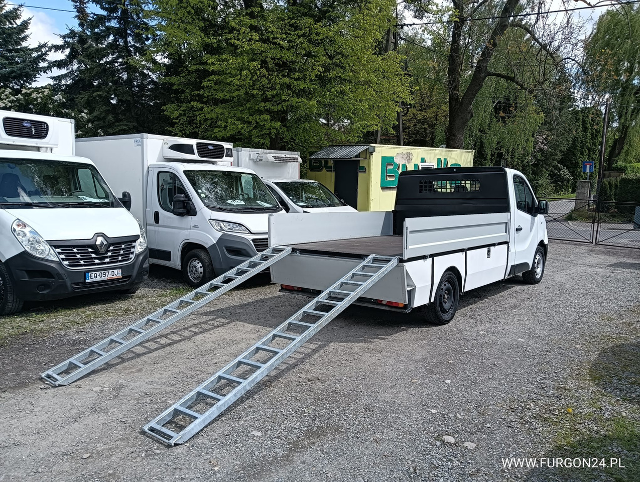 RENAULT TRAFIC SKRZYNIA PAKA Z NAJAZDAMI I PÓŁKAMI NR 689 - 플랫베드 밴 : 사진 4 RENAULT TRAFIC SKRZYNIA PAKA Z NAJAZDAMI I PÓŁKAMI NR 689 - 플랫베드 밴 : 사진 4