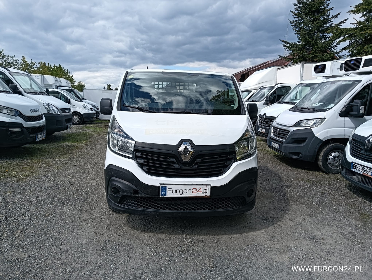 RENAULT TRAFIC SKRZYNIA PAKA Z NAJAZDAMI I PÓŁKAMI NR 689 - 플랫베드 밴 : 사진 2 RENAULT TRAFIC SKRZYNIA PAKA Z NAJAZDAMI I PÓŁKAMI NR 689 - 플랫베드 밴 : 사진 2