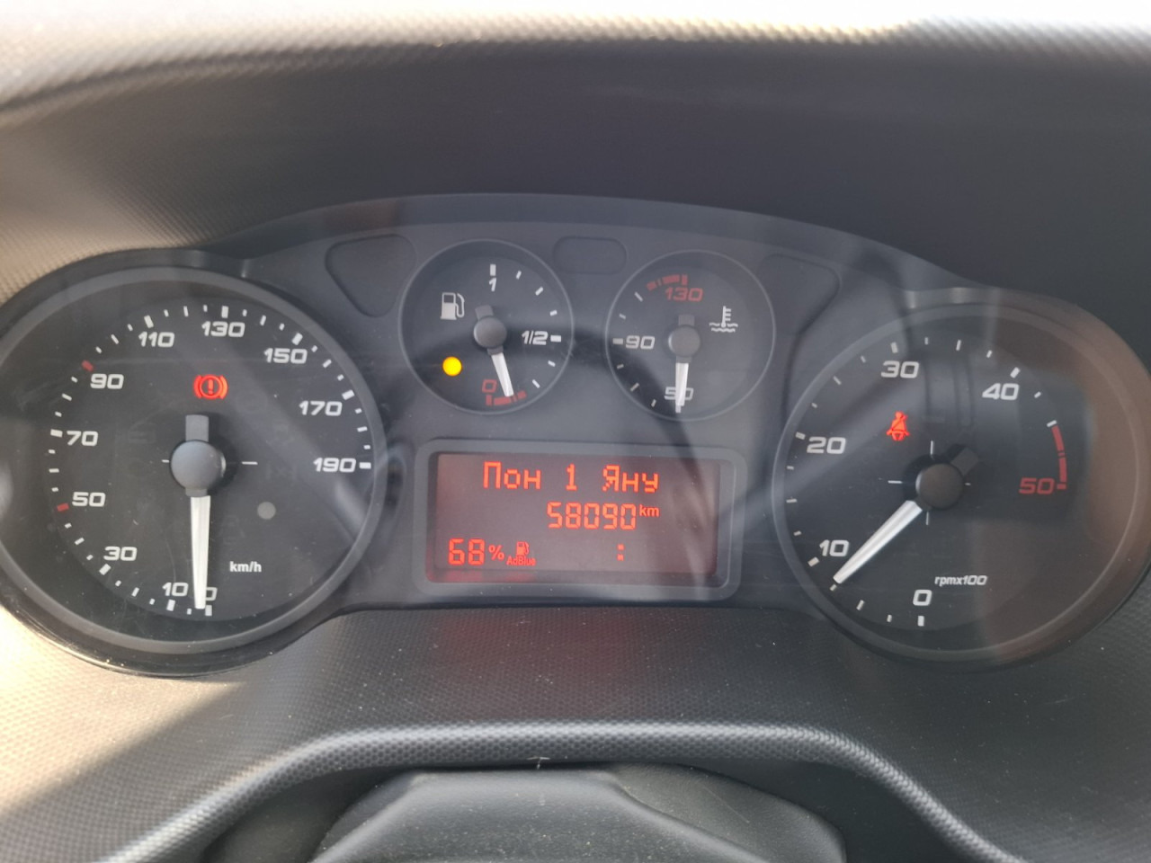 IVECO Daily 35C16H3.0 box/lift - 박스 밴 : 사진 4 IVECO Daily 35C16H3.0 box/lift - 박스 밴 : 사진 4