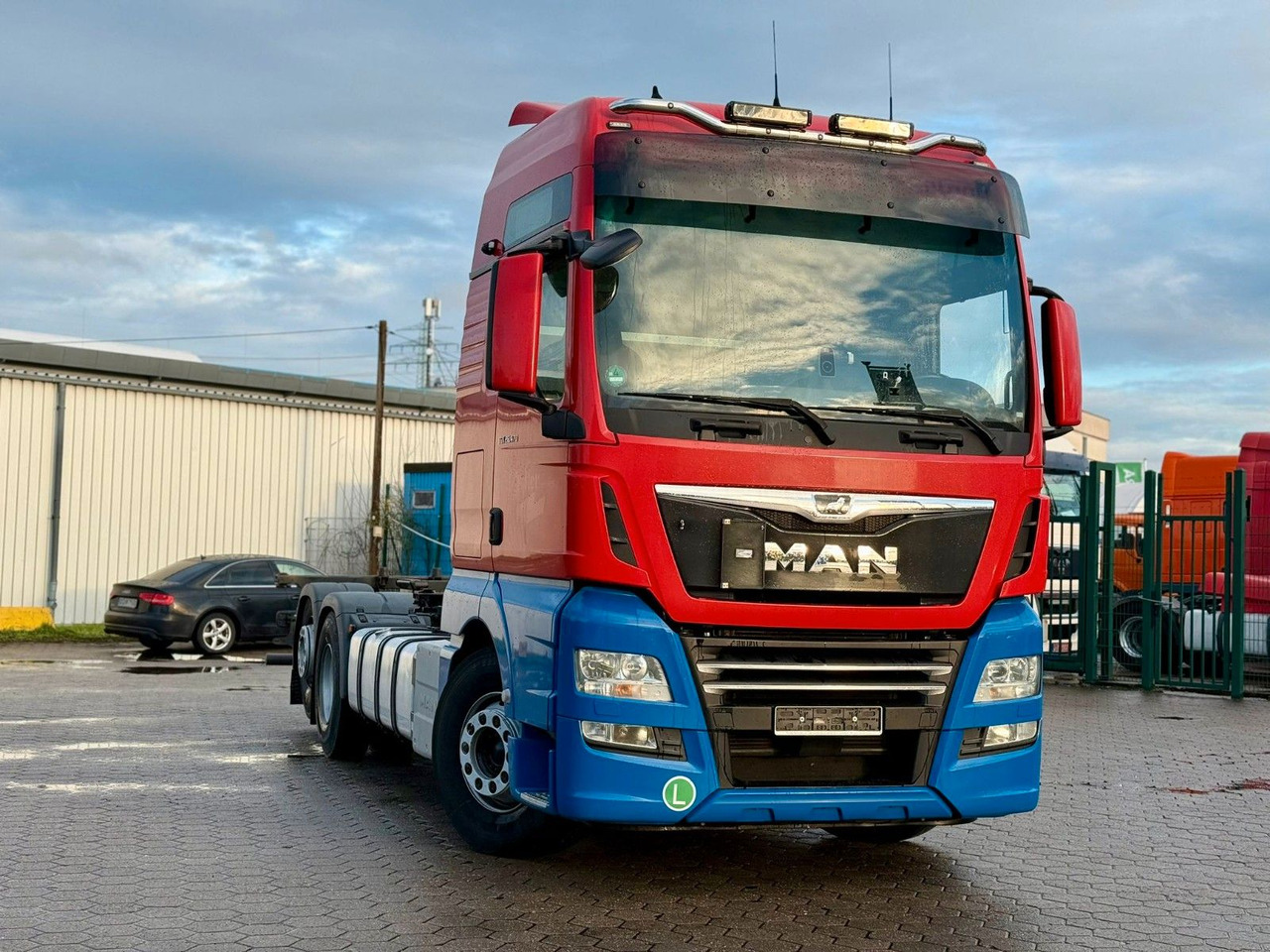 MAN TGX 26.470 XXL 6x2 BDF+Retarter +Standklima - 컨테이너 운반 장치/ 스와프 보디 트럭 : 사진 1 MAN TGX 26.470 XXL 6x2 BDF+Retarter +Standklima - 컨테이너 운반 장치/ 스와프 보디 트럭 : 사진 1