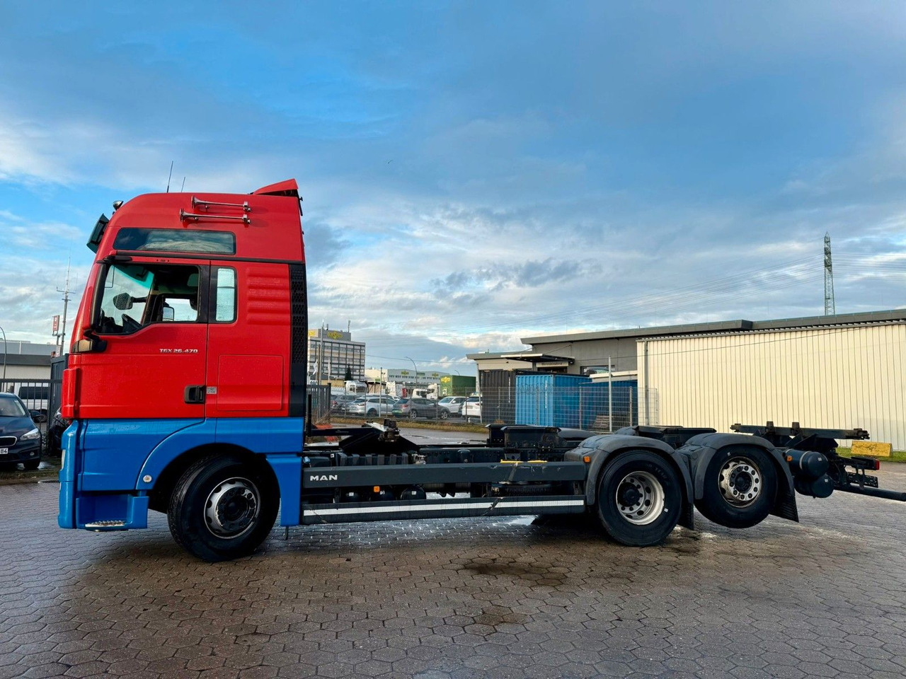 MAN TGX 26.470 XXL 6x2 BDF+Retarter +Standklima - 컨테이너 운반 장치/ 스와프 보디 트럭 : 사진 4 MAN TGX 26.470 XXL 6x2 BDF+Retarter +Standklima - 컨테이너 운반 장치/ 스와프 보디 트럭 : 사진 4