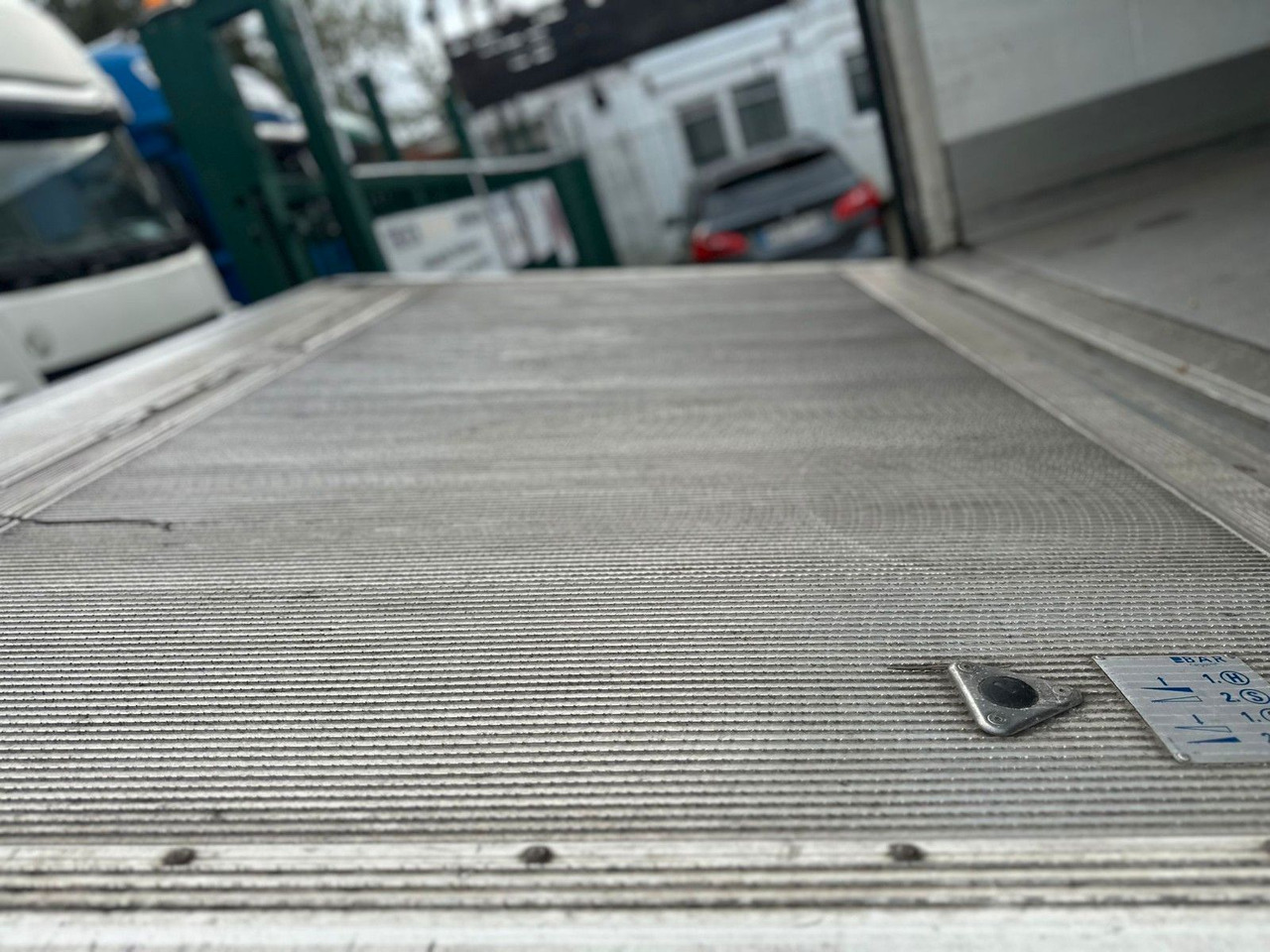 박스 트럭 Mercedes-Benz Antos 1830+Isolierkoffer : 사진 14 박스 트럭 Mercedes-Benz Antos 1830+Isolierkoffer : 사진 14