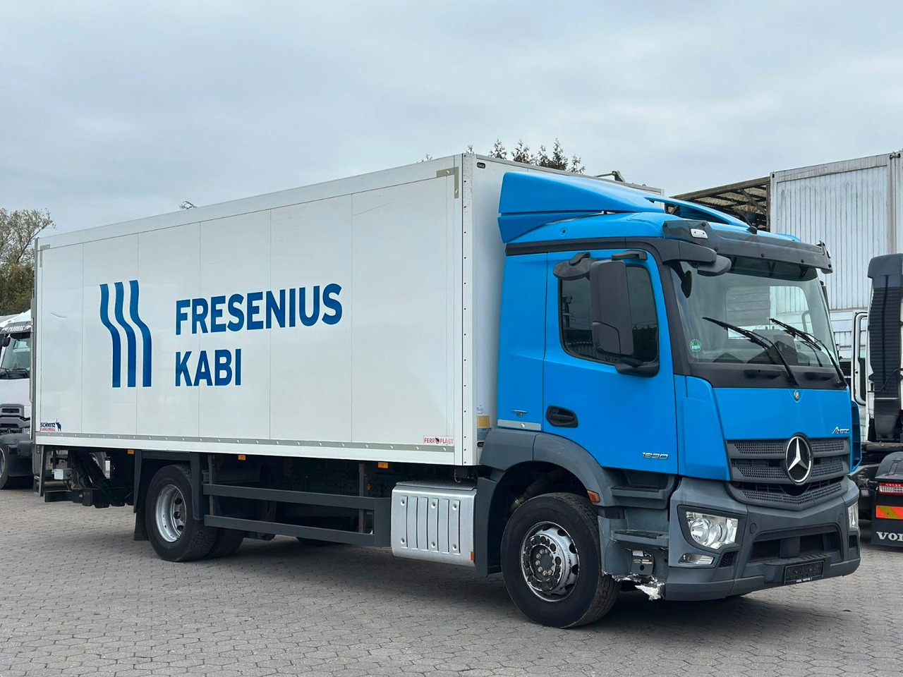 Mercedes-Benz Antos 1830+Isolierkoffer - 박스 트럭 : 사진 3 Mercedes-Benz Antos 1830+Isolierkoffer - 박스 트럭 : 사진 3