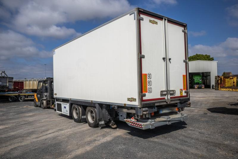Chereau CHEREAU+CARRIER+DHOLLANDIA 2.5 T. - 트레일러 : 사진 2 Chereau CHEREAU+CARRIER+DHOLLANDIA 2.5 T. - 트레일러 : 사진 2