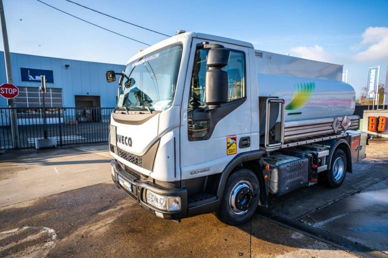 Iveco EURO CARGO 100-220 +CM 5500L + 3 COMP. - 유조트럭 : 사진 1 Iveco EURO CARGO 100-220 +CM 5500L + 3 COMP. - 유조트럭 : 사진 1