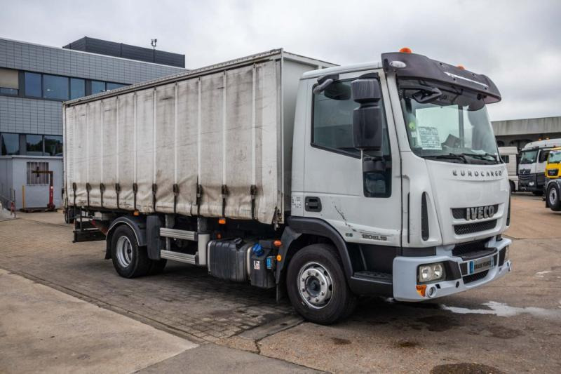 Iveco EUROCARGO 120EL19 - 커튼사이더 트럭 : 사진 2 Iveco EUROCARGO 120EL19 - 커튼사이더 트럭 : 사진 2