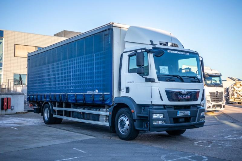 MAN TGM 18.340 BL+DHOLLANDIA - 커튼사이더 트럭 : 사진 2 MAN TGM 18.340 BL+DHOLLANDIA - 커튼사이더 트럭 : 사진 2