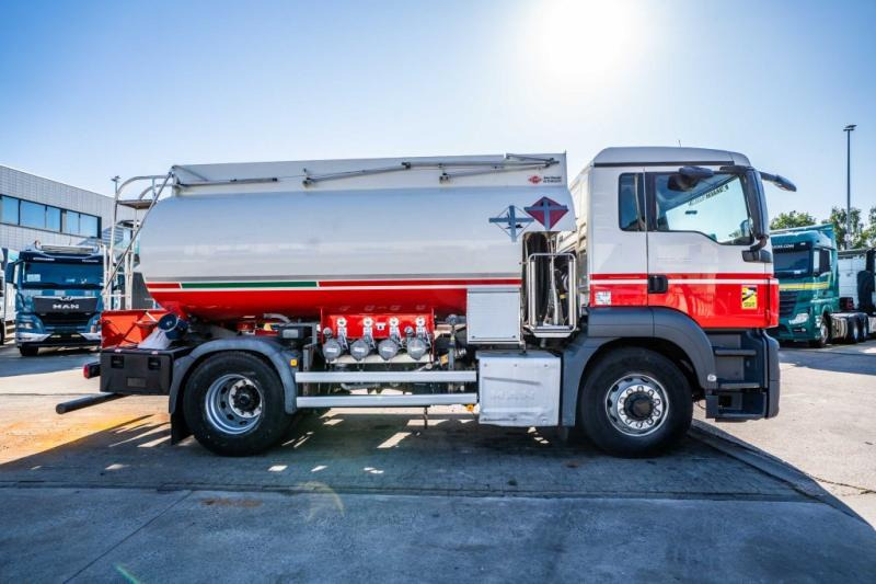 MAN TGS 18.400 4x4H +ALU CM 11.500L /4 COMP - 유조트럭 : 사진 3 MAN TGS 18.400 4x4H +ALU CM 11.500L /4 COMP - 유조트럭 : 사진 3