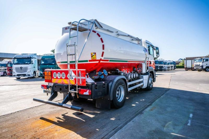 MAN TGS 18.400 4x4H +ALU CM 11.500L /4 COMP - 유조트럭 : 사진 4 MAN TGS 18.400 4x4H +ALU CM 11.500L /4 COMP - 유조트럭 : 사진 4