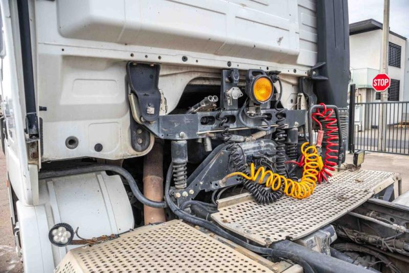 Mercedes ACTROS 1844 LS-MP3+E5+VOITH - 트랙터 유닛 : 사진 5 Mercedes ACTROS 1844 LS-MP3+E5+VOITH - 트랙터 유닛 : 사진 5